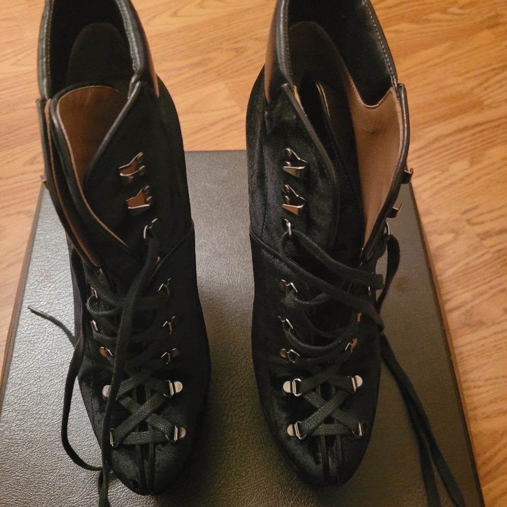 Alaia Booties - Picture 2 of 3